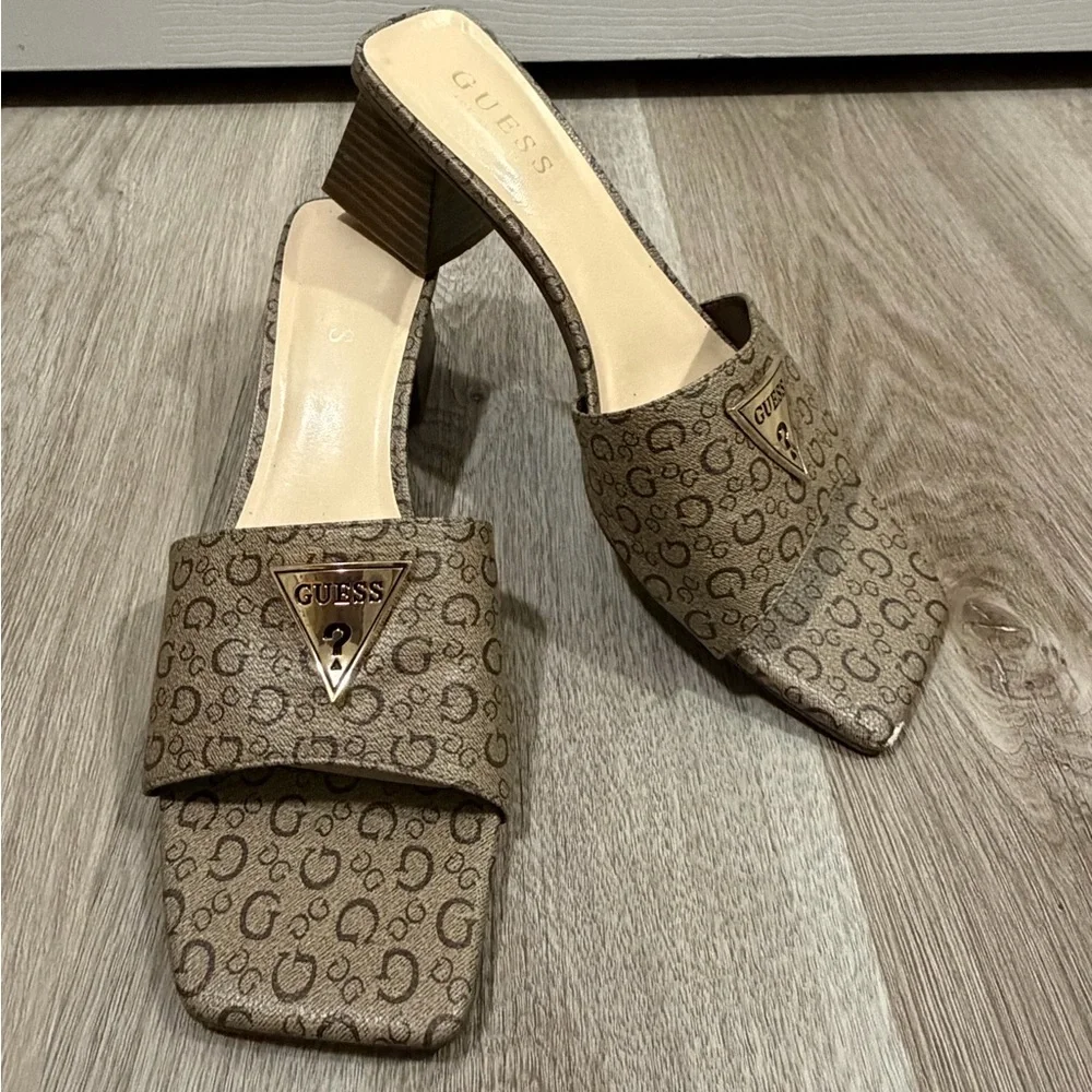 GUESS Tan Patterned Mules - Picture 4 of 5